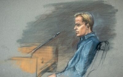 Mit einem süffisanten Lächeln verfolgt Marius das Ende seiner Verhandlung