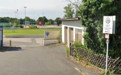 In Erlangen: Fußballtor stürzt um und tötet Jungen (7)
