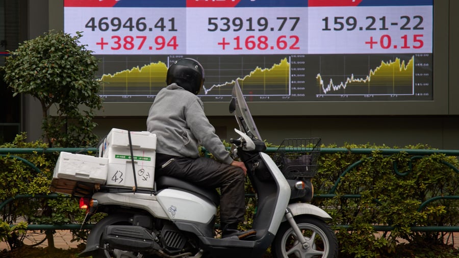 Börsen in Asien: Iran-Krieg drückt auf die Kurse – Dollar und Ölpreis legen zu