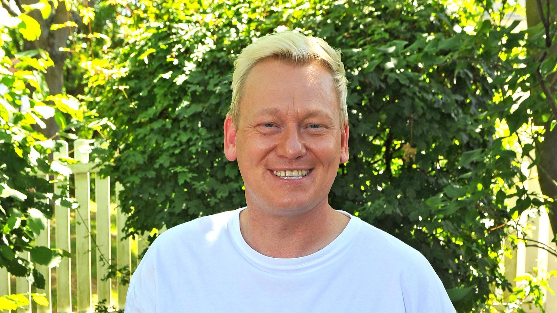 ahnungslos-knossi-auf-dem-weg-zum-junggesellenabschied.jpg Ahnungslos: Knossi auf dem Weg zum Junggesellenabschied?