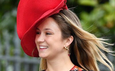 Lady Marina Windsor posiert im weißen Brautkleid