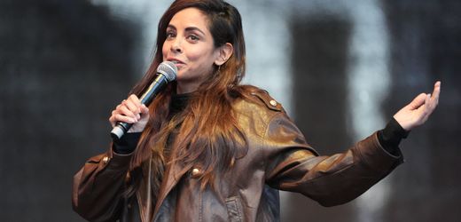 Collien Fernandes: Überraschender Auftritt bei Demo gegen sexualisierte Gewalt