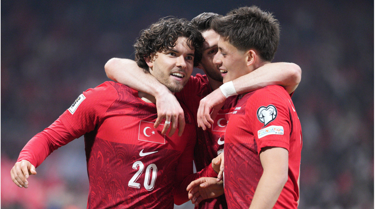 tuerkei-kommt-wm-naeher-rumaeniens-lucescu-jetzt-aeltester-nationaltrainer-der-geschichte.jpg Türkei kommt WM näher – Rumäniens Lucescu jetzt ältester Nationaltrainer der Geschichte