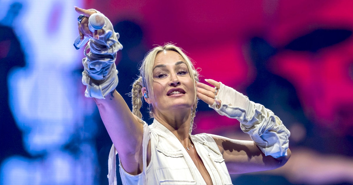 backstage-clip-begeistert-fans-sarah-connor-tanzt-im-engen-body.png Backstage-Clip begeistert Fans: Sarah Connor tanzt im engen Body