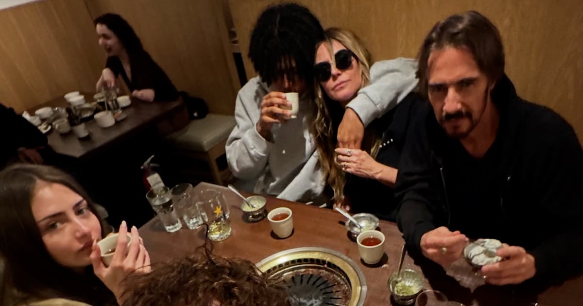 Heidi Klum zeigt sich mit Sohn Henry Samuel im Partnerlook