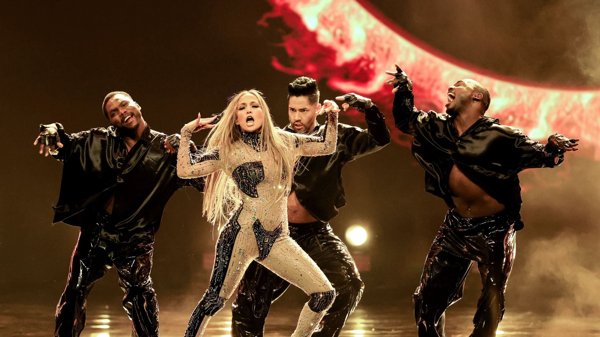 J.Lo verzaubert im Samtkleid beim letzten Vegas-Auftritt