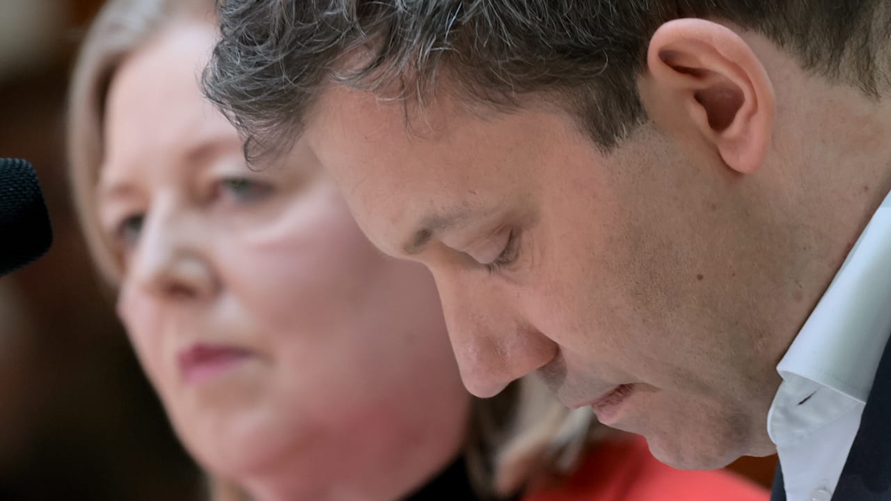 Umfrage-Klatsche auch für Merz und seine Regierung: SPD-Chefs stürzen ab