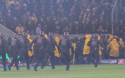 Dynamo Dresden vs Hertha BSC Berlin: Platzsturm und Jagdszenen – Topspiel eskaliert