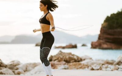 Mit 2 Übungen bleibst du fit bis ins hohe Alter