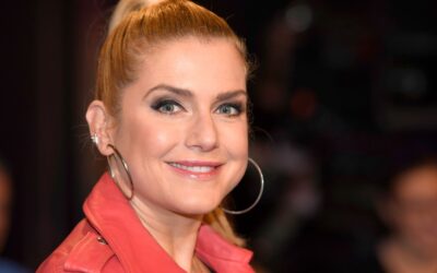Jeanette Biedermann teilt neues Babybauch-Foto: „Liebe im Bauch“