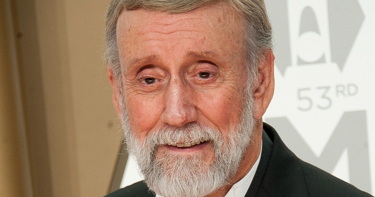 us-saenger-ray-stevens-bricht-sich-das-genick.jpeg US-Sänger Ray Stevens bricht sich das Genick