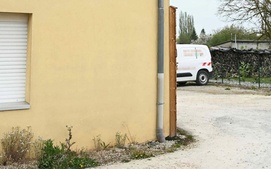 Vater sperrte Sohn (9) ein Jahr in Lieferwagen ein: Rettung dank Nachbar