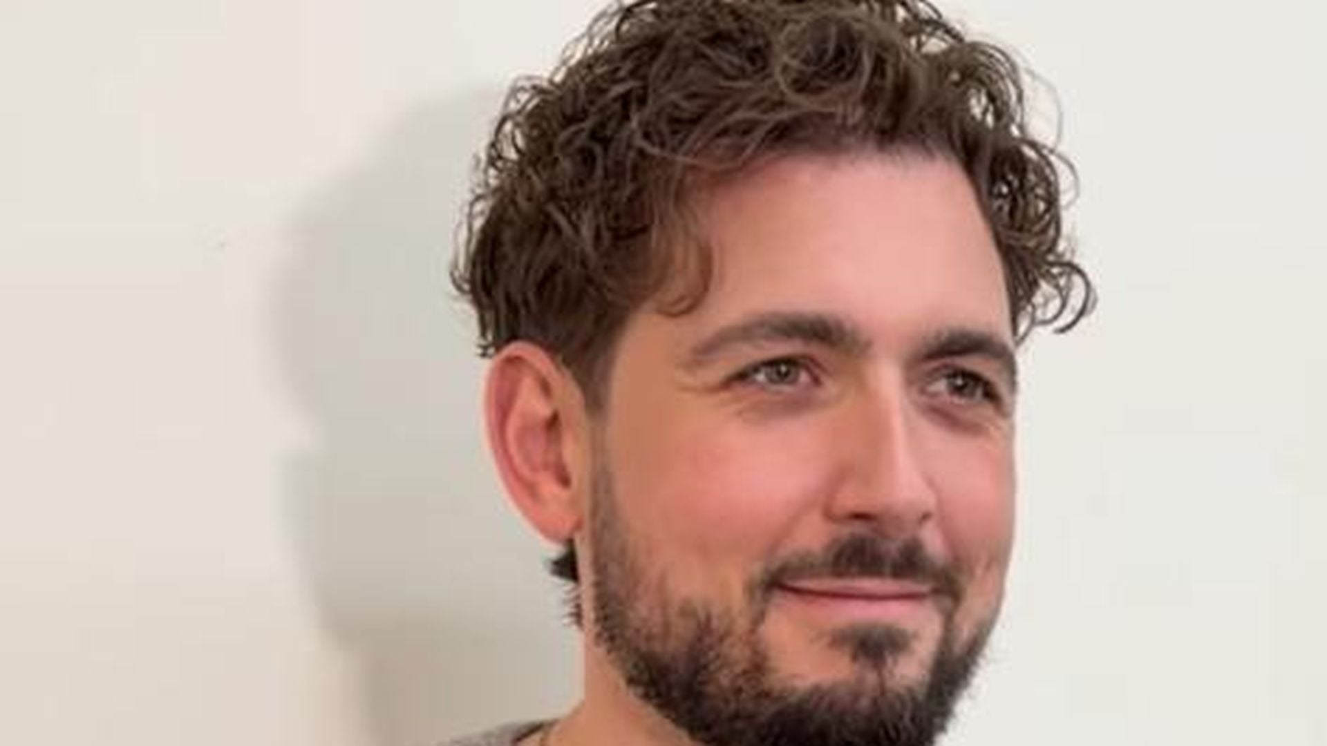 „Was Neues“: Chris Wackert hat sich Dauerwelle machen lassen