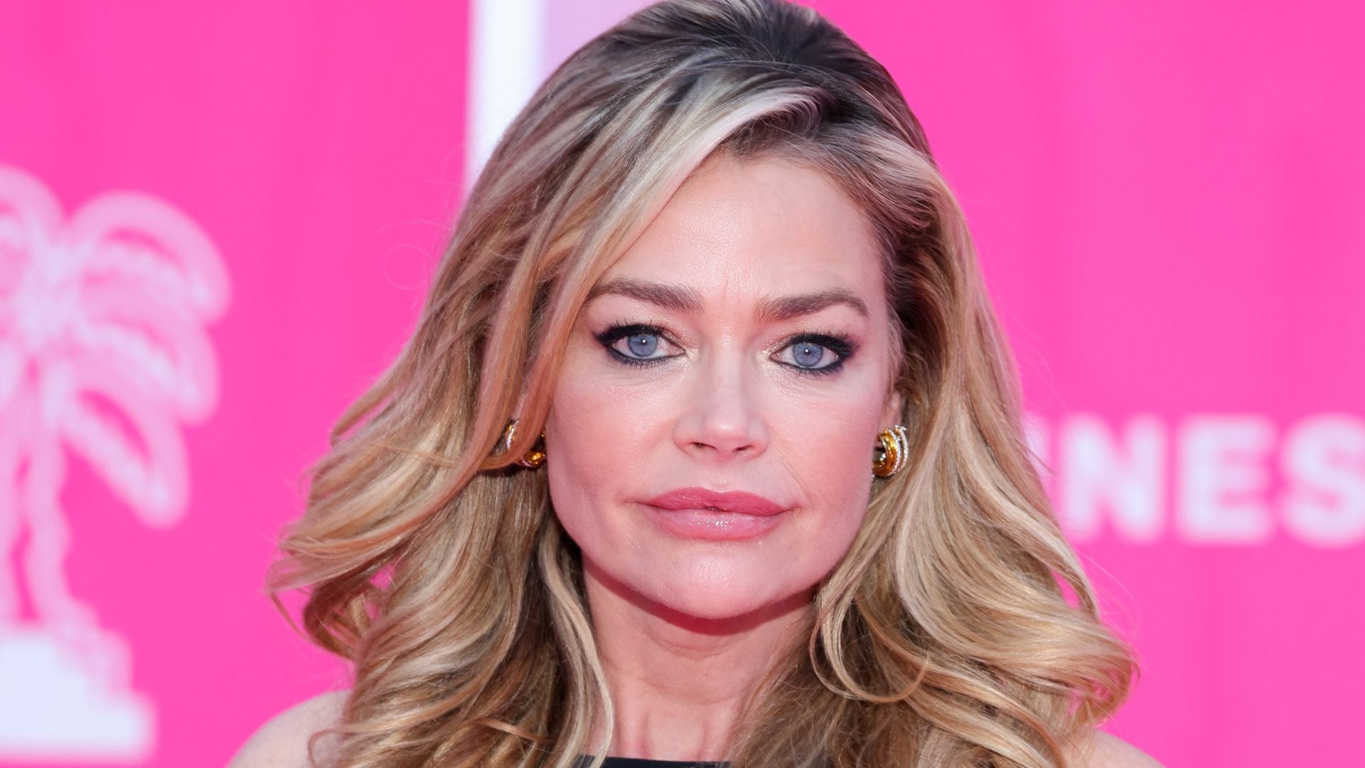 Richter verhindert Pfändung von Denise Richards‘ Gehalt