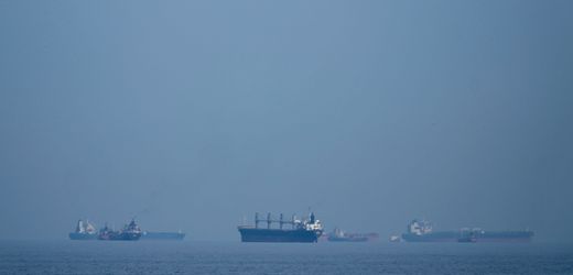 strasse-von-hormus-von-usa-sanktionierter-tanker-passiert-meerenge-trotz-us-seeblockade.jpg Straße von Hormus: Von USA sanktionierter Tanker passiert Meerenge trotz US-Seeblockade