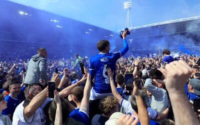 Championship: Ed Sheeran und Ipswich Town feiern Aufstieg, Ryan Reynolds‘ AFC Wrexham bleibt zweitklassig