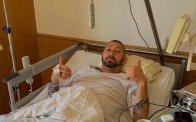 „Plötzlich lag ich auf dem OP-Tisch“: Sascha Mölders meldet sich aus dem Krankenhaus