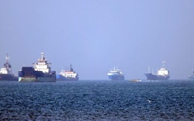 Iran attackiert Vereinigte Arabische Emirate – Donald Trump meldet versenkte iranische Boote