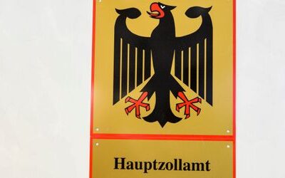 Stuttgart: Polizei stellt 250 Kilogramm Bratwurst in Reisebus sicher