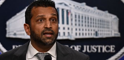 Kash Patel: FBI-Chef verschenkte Custom-Whiskey-Flaschen mit Logo seiner Behörde