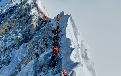 Mount Everest: Rekordansturm spült Millionen in Nepals Staatskasse