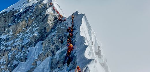 Mount Everest: Rekordansturm spült Millionen in Nepals Staatskasse