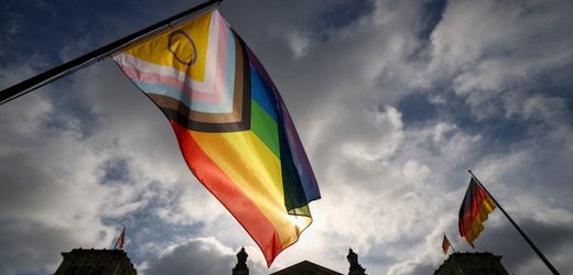 Helmut Metzner: Homophober Angriff auf FDP-Politiker und Partner in Berlin