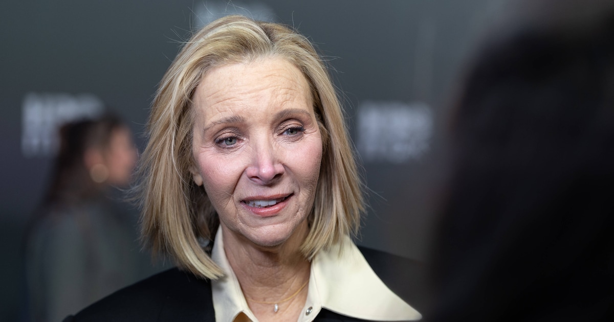 friends-star-lisa-kudrow-spricht-ueber-tiefe-krise-ploetzlich-waren-die-leute-gegen-uns.jpg „Friends“-Star Lisa Kudrow spricht über tiefe Krise: „Plötzlich waren die Leute gegen uns“