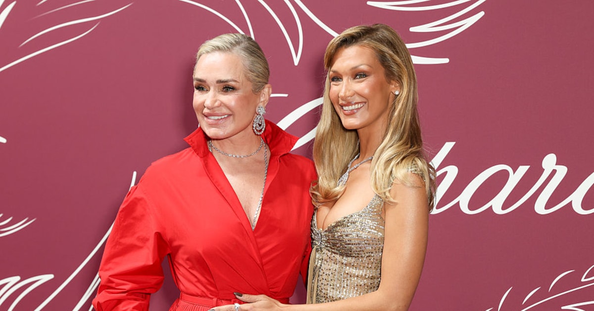 seltener-mutter-tochter-moment-von-bella-hadid-und-yolanda-in-cannes.jpg Seltener Mutter-Tochter-Moment von Bella Hadid und Yolanda in Cannes