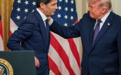 Kevin Warsh: Neuer Fed-Chef im Weißen Haus vereidigt