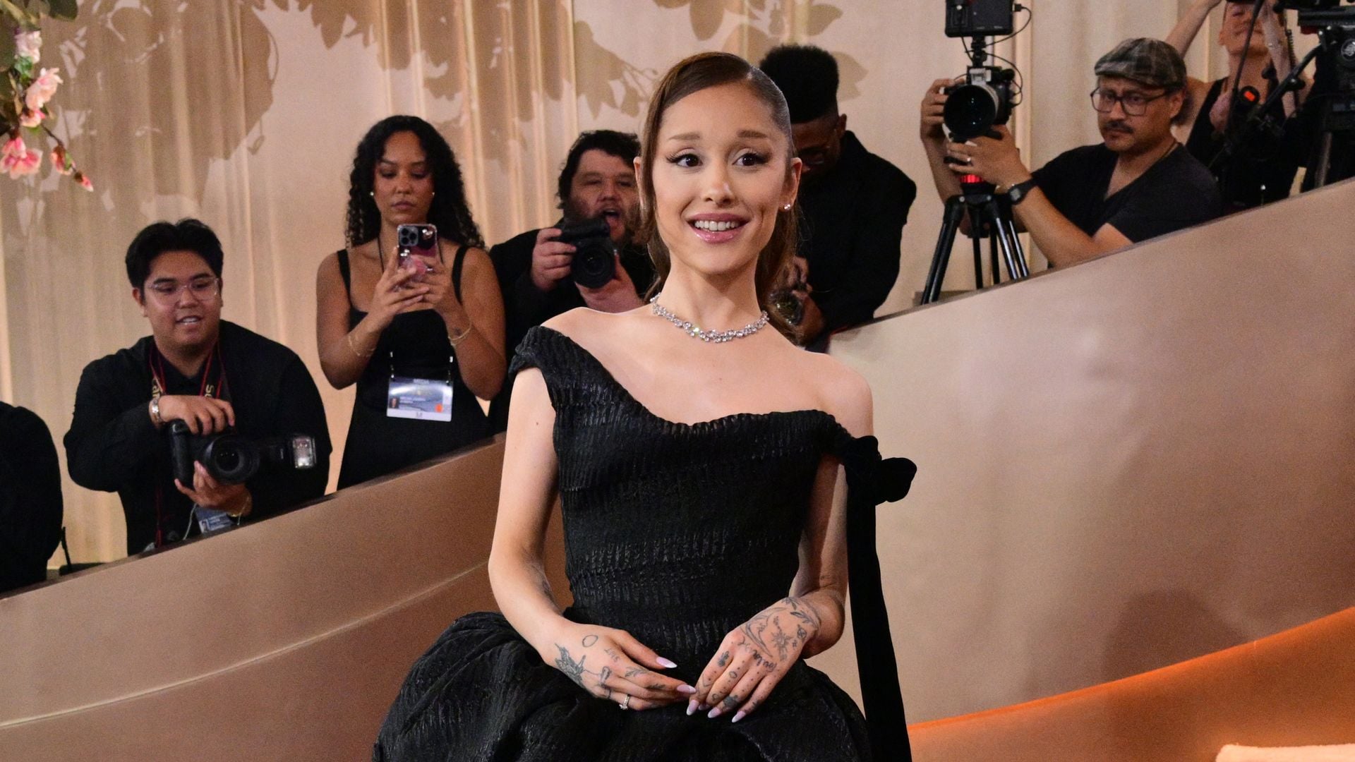 „Stimme eines Engels“: Fans feiern Ariana Grandes neuen Song