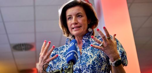 Bafög: Dorothee Bär äußert sich, Studierende sind empört