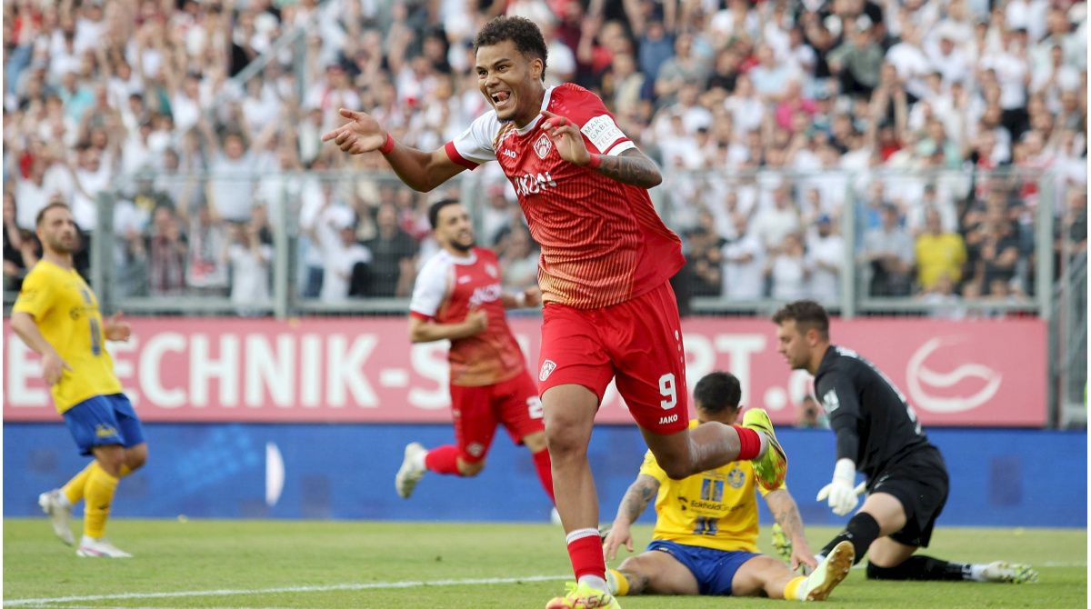 wuerzburg-steigt-in-3-liga-auf-lok-leipzig-verliert-erneut-relegation.jpg Würzburg steigt in 3. Liga auf – Lok Leipzig verliert erneut Relegation