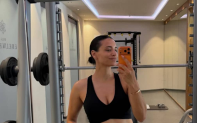 Amira Aly zeigt ihren Babybauch im Crop Top
