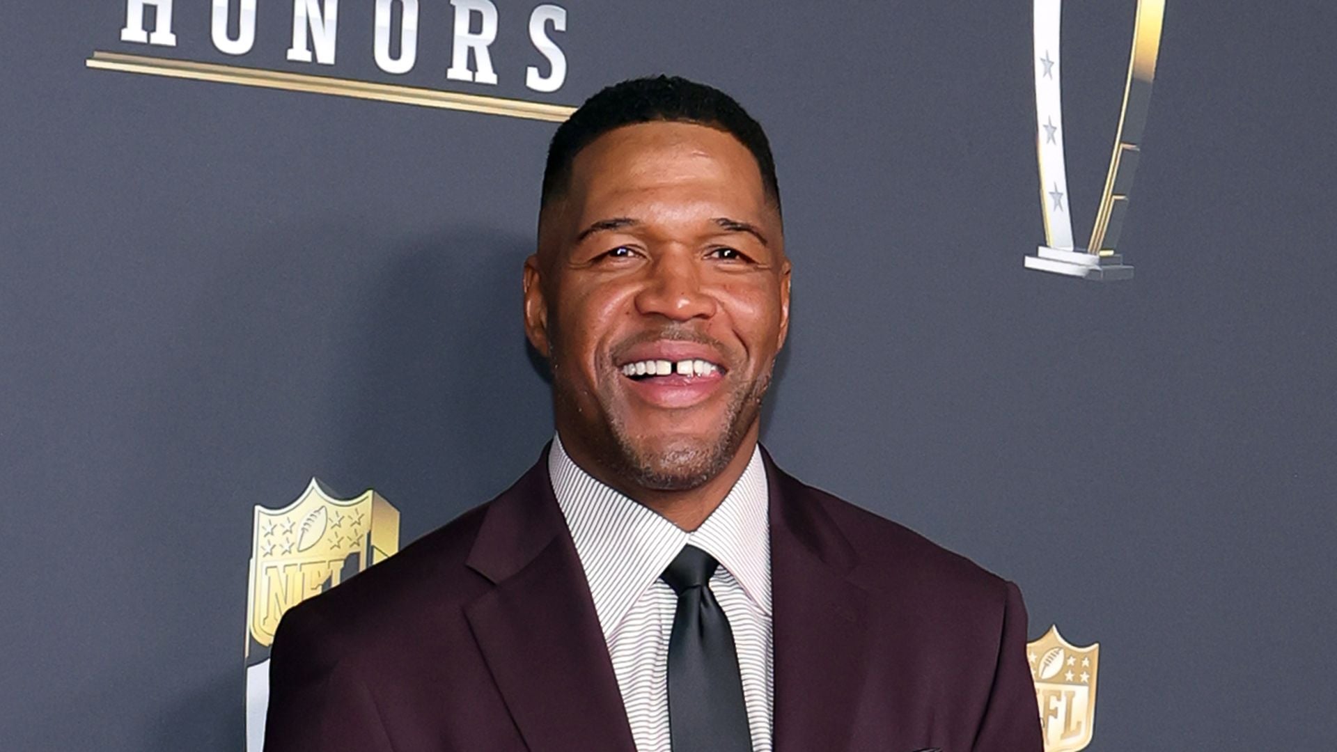 michael-strahan-sorgt-mit-outfit-panne-fuer-einen-gma-lacher.jpg Michael Strahan sorgt mit Outfit-Panne für einen GMA-Lacher