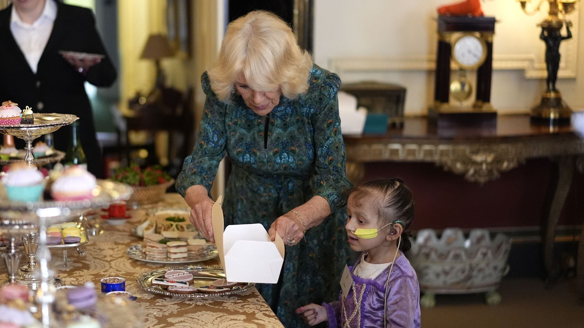 tea-time-mit-camilla-schwer-kranke-kinder-besuchen-koenigin.jpg Tea-Time mit Camilla: Schwer kranke Kinder besuchen Königin