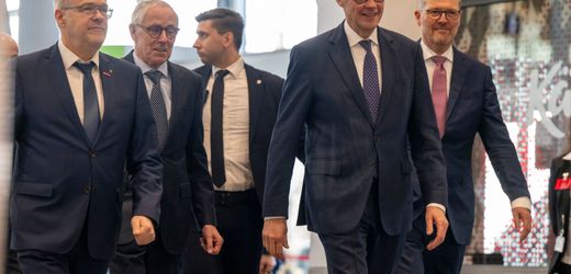 Bundesregierung: Gewerkschaften und Arbeitgeber kommen missgestimmt ins Kanzleramt