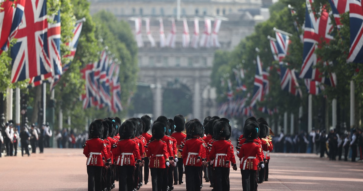 trooping-the-colour-2025-bedeutung-ablauf-infos-zur-geburtstagsparade-des-koenigs.jpeg Trooping the Colour 2025: Bedeutung, Ablauf & Infos zur Geburtstagsparade des Königs