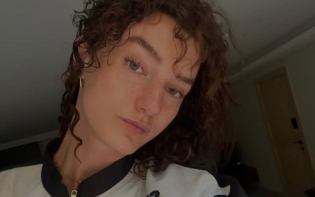 „Gesegnet“ mit flachem Bauch: Anya Elsner löst Shitstorm aus
