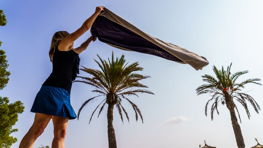 Umfrage: Beschäftigte in der Privatwirtschaft erhalten mehrheitlich kein Urlaubsgeld