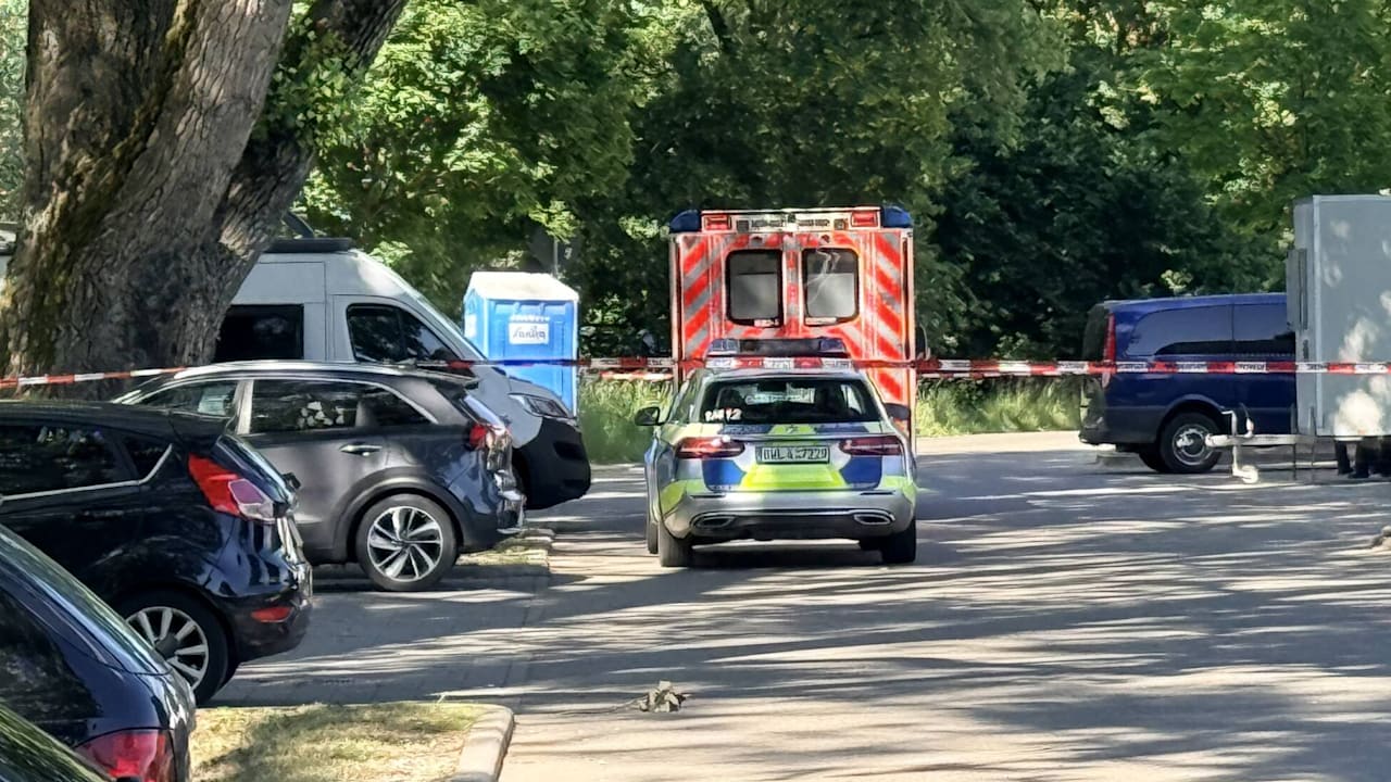 Nach Stunden alleine gestorben: Mutter hat Kleinkind im Auto vergessen!